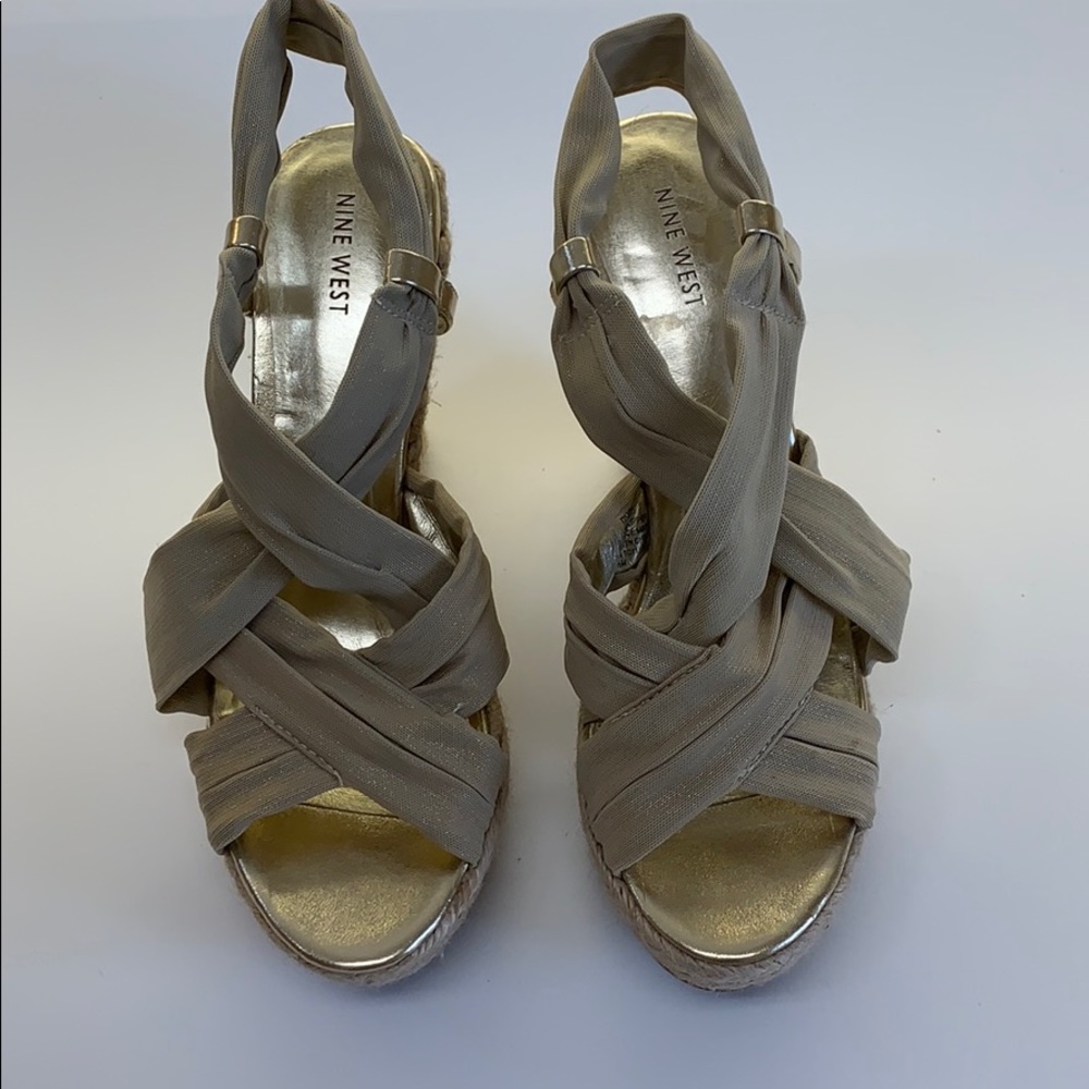 Espadrille platform wedges in gold